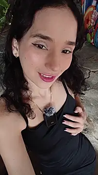 sweet outdoor charm online show from 05.23.26
