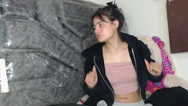 skinny sweet2411 online show from 11.17.25