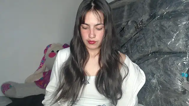 Snapshot of skinny_sweet2411 chatting on 04.23.26 skinny sweet2411 online show from 04.23.26