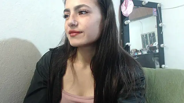 Snapshot of skinny_sweet2411 chatting on 06.18.26 skinny sweet2411 online show from 06.18.26