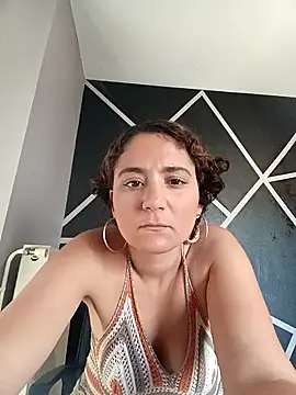 Snapshot of Nell-X chatting on 10.07.25 Nell-X online show from 10.07.25