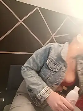 Snapshot of Nell-X chatting on 01.19.26 Nell-X online show from 01.19.26