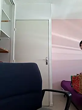 Snapshot of Nell-X chatting on 05.29.26 Nell-X online show from 05.29.26