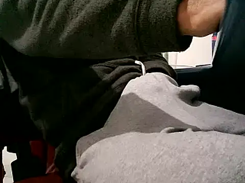 Snapshot of bbehemothh chatting on 05.13.26 bbehemothh online show from 05.13.26