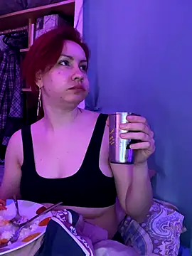 Snapshot of Nina-Chick777 chatting on 10.29.25 Nina-Chick777 online show from 10.29.25