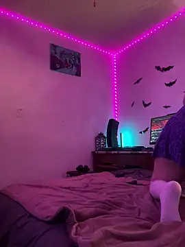 Nina-Chick777 online show from 12.18.25