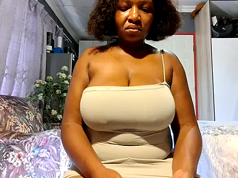 EbonyRose9 online show from 04.12.26