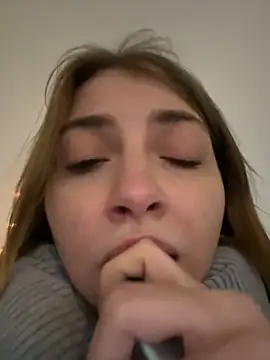 Snapshot of Sunny___Bunny chatting on 12.19.24 Sunny Bunny online show from 12.19.24