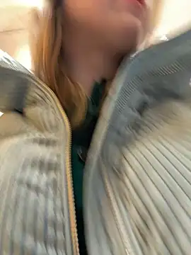 Snapshot of Sunny___Bunny chatting on 12.20.24 Sunny Bunny online show from 12.20.24