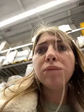 Snapshot of Sunny___Bunny chatting on 01.01.25 Sunny Bunny online show from 01.01.25