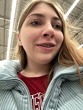 Snapshot of Sunny___Bunny chatting on 01.05.25 Sunny Bunny online show from 01.05.25