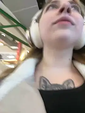 Snapshot of Sunny___Bunny chatting on 01.11.25 Sunny Bunny online show from 01.11.25