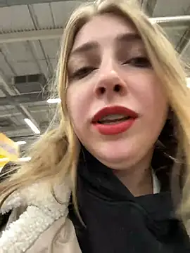 Snapshot of Sunny___Bunny chatting on 01.22.25 Sunny Bunny online show from 01.22.25