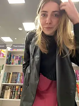 Snapshot of Sunny___Bunny chatting on 02.20.25 Sunny Bunny online show from 02.20.25