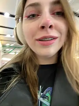 Snapshot of Sunny___Bunny chatting on 03.11.25 Sunny Bunny online show from 03.11.25