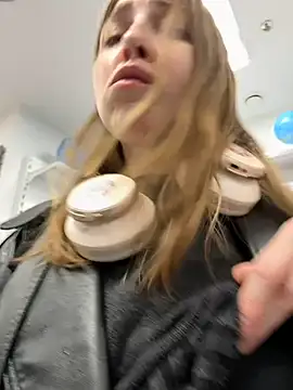 Snapshot of Sunny___Bunny chatting on 03.13.25 Sunny Bunny online show from 03.13.25