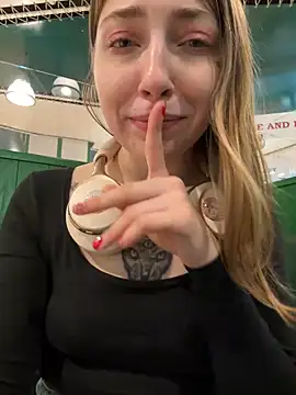 Snapshot of Sunny___Bunny chatting on 03.17.25 Sunny Bunny online show from 03.17.25