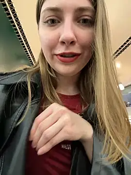 Snapshot of Sunny___Bunny chatting on 03.20.25 Sunny Bunny online show from 03.20.25