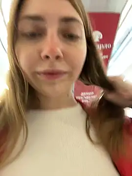 Snapshot of Sunny___Bunny chatting on 09.20.25 Sunny Bunny online show from 09.20.25