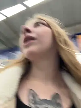 Snapshot of Sunny___Bunny chatting on 10.13.25 Sunny Bunny online show from 10.13.25