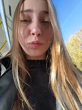 Snapshot of Sunny___Bunny chatting on 10.17.25 Sunny Bunny online show from 10.17.25