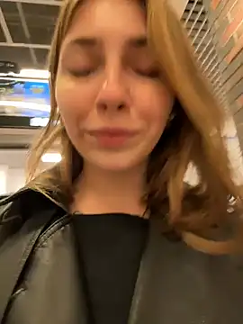 Snapshot of Sunny___Bunny chatting on 10.28.25 Sunny Bunny online show from 10.28.25