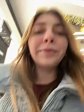 Snapshot of Sunny___Bunny chatting on 11.22.25 Sunny Bunny online show from 11.22.25