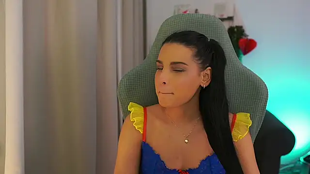 Snapshot of mila__denver chatting on 02.11.25 mila denver online show from 02.11.25