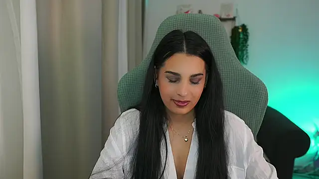 Snapshot of mila__denver chatting on 03.09.25 mila denver online show from 03.09.25