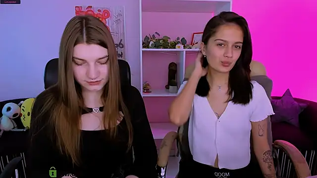 Snapshot of pure_radiance1 chatting on 10.02.25 pure radiance1 online show from 10.02.25