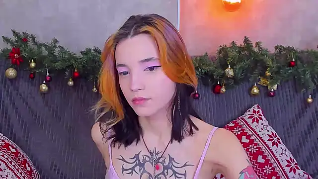 as1an girlfriend online show from 12.15.24