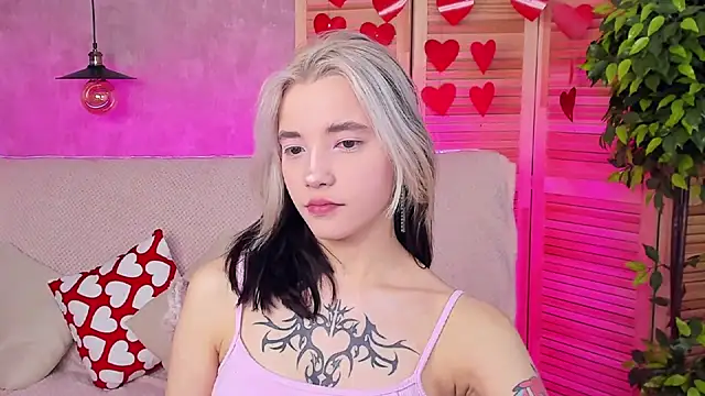 as1an girlfriend online show from 02.19.25