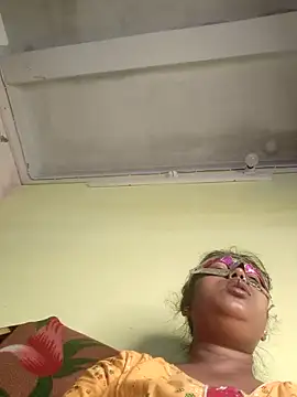 Snapshot of tinabhabhi chatting on 02.04.26 tinabhabhi online show from 02.04.26