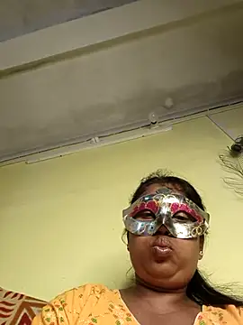 Snapshot of tinabhabhi chatting on 03.01.26 tinabhabhi online show from 03.01.26