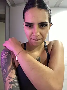 Hilary pinkk online show from 01.06.26