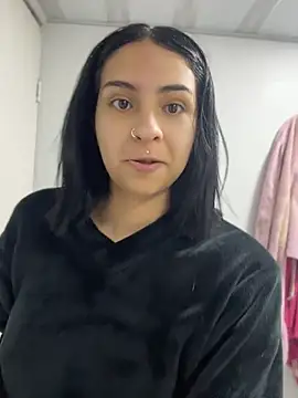 Hilary pinkk online show from 04.19.26