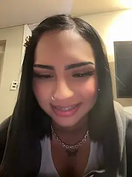 Snapshot of Hilary_pinkk chatting on 07.19.26 Hilary pinkk online show from 07.19.26