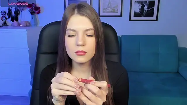 Snapshot of BellaSweetHeart chatting on 03.19.25 BellaSweetHeart online show from 03.19.25