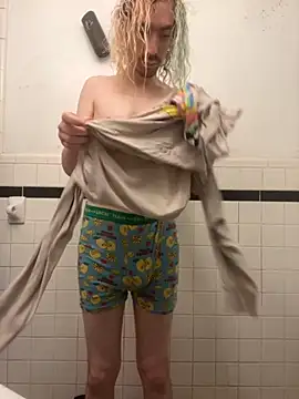 tallnerdyguy online show from 10.26.25