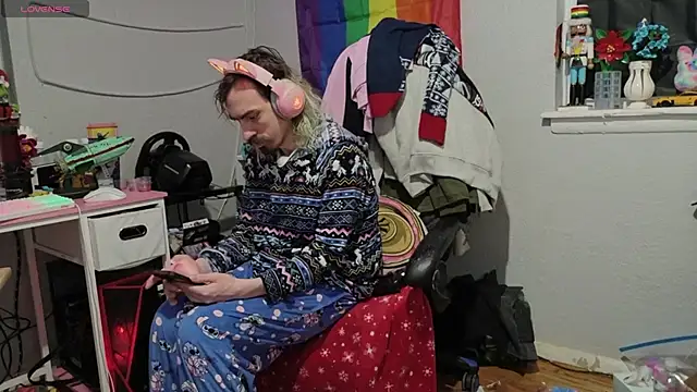 Snapshot of tallnerdyguy chatting on 02.02.26 tallnerdyguy online show from 02.02.26