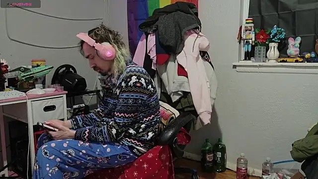 Snapshot of tallnerdyguy chatting on 02.03.26 tallnerdyguy online show from 02.03.26