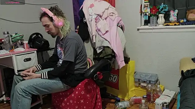 Snapshot of tallnerdyguy chatting on 02.19.26 tallnerdyguy online show from 02.19.26