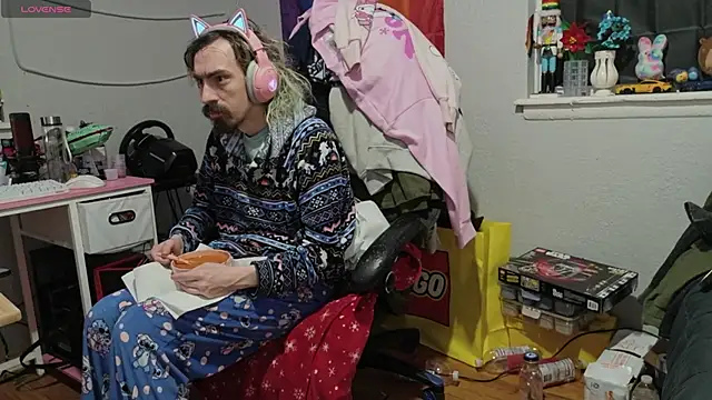 Snapshot of tallnerdyguy chatting on 02.23.26 tallnerdyguy online show from 02.23.26