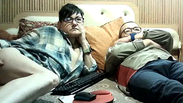 Snapshot of AlanaLaDream chatting on 05.13.26 AlanaLaDream online show from 05.13.26