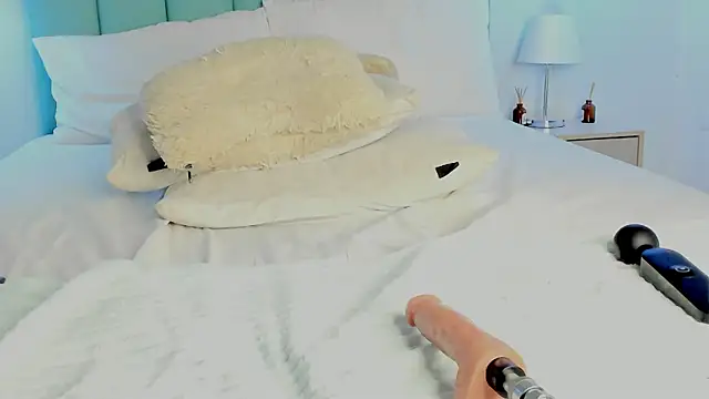 Snapshot of Khenta_Michells chatting on 02.27.25 Khenta Michells online show from 02.27.25