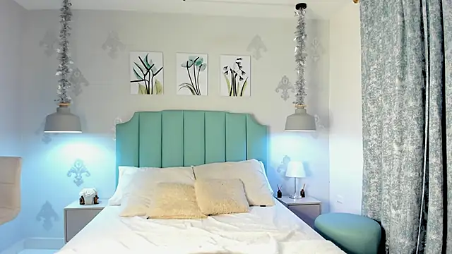 Snapshot of Khenta_Michells chatting on 03.19.25 Khenta Michells online show from 03.19.25