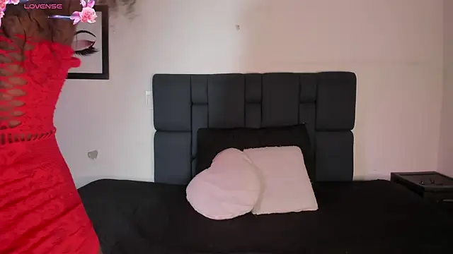 Khenta Michells online show from 01.08.26