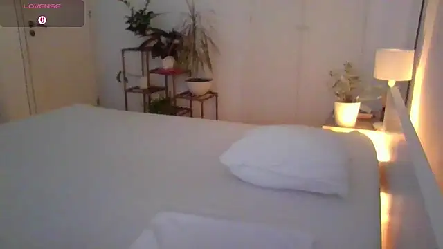 yournextdoorhottie online show from 05.13.26