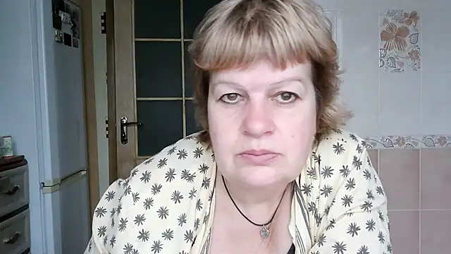 Snapshot of Ettie_Tonia chatting on 01.24.25 Ettie Tonia online show from 01.24.25