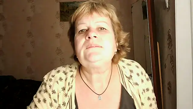 Snapshot of Ettie_Tonia chatting on 01.27.25 Ettie Tonia online show from 01.27.25